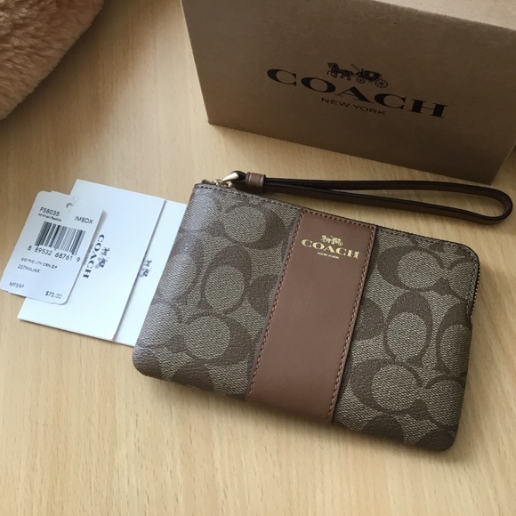🌸Coach Signature Leather Wristlet NWT. - Picture 5 of 5